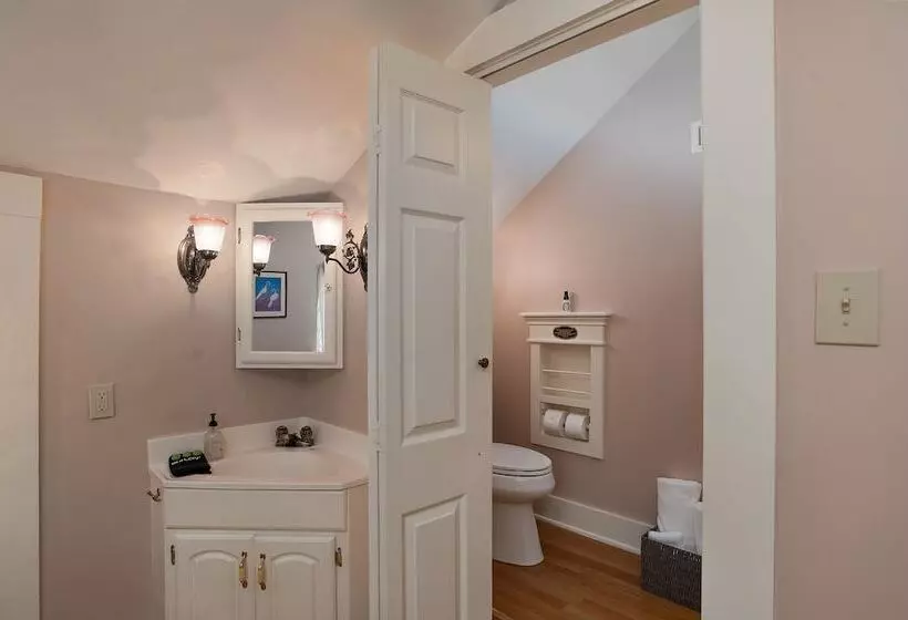 Oaklea Mansion Bed And Breakfast