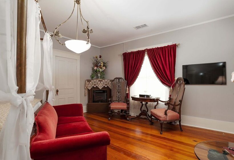 Oaklea Mansion Bed And Breakfast