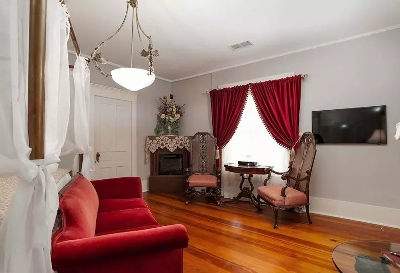 Oaklea Mansion Bed And Breakfast