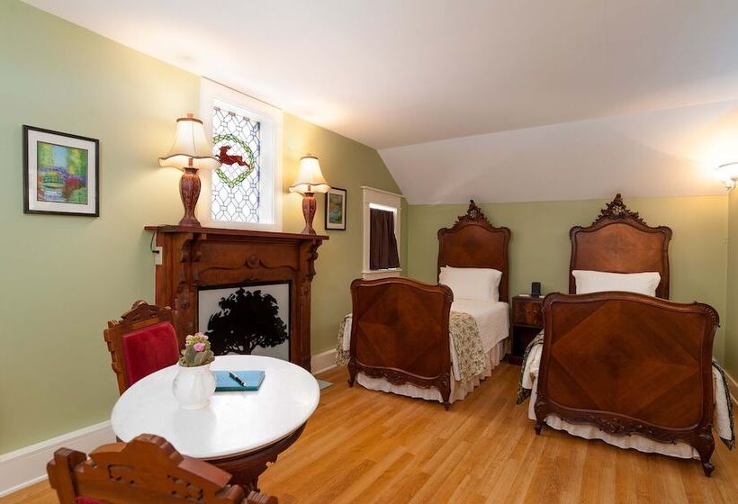 Oaklea Mansion Bed And Breakfast