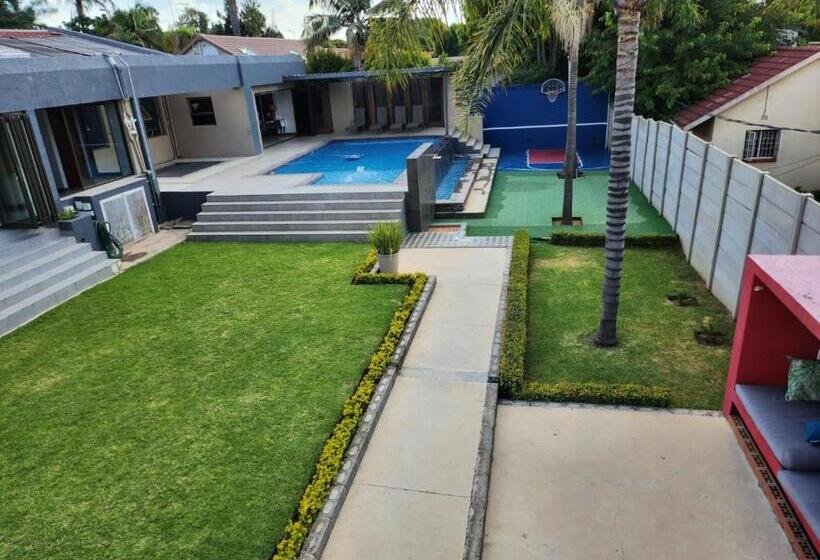 پانسیون 17 On Buffalo