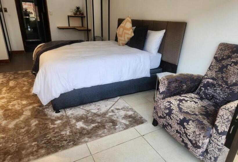 پانسیون 17 On Buffalo