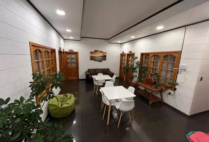 ペンション Hostal Florymar
