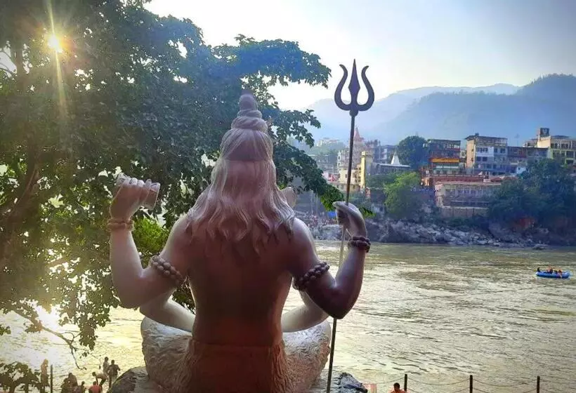 リゾートホテル Vedic Dham Ganga