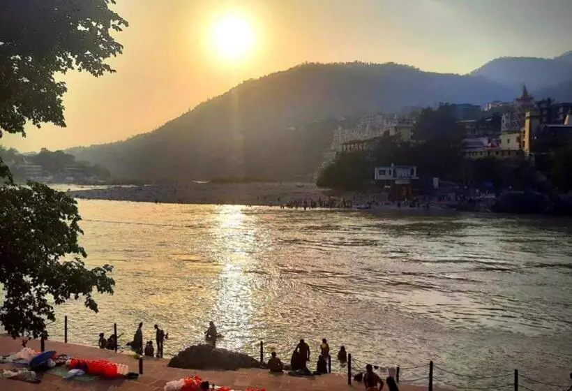 リゾートホテル Vedic Dham Ganga