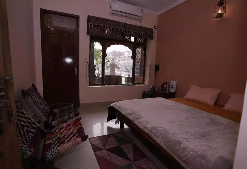 リゾートホテル Vedic Dham Ganga