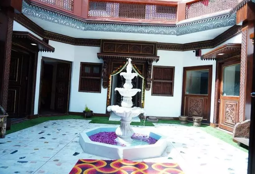 リゾートホテル Vedic Dham Ganga
