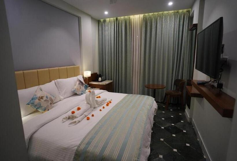 Fabhotel Naivara Boutique