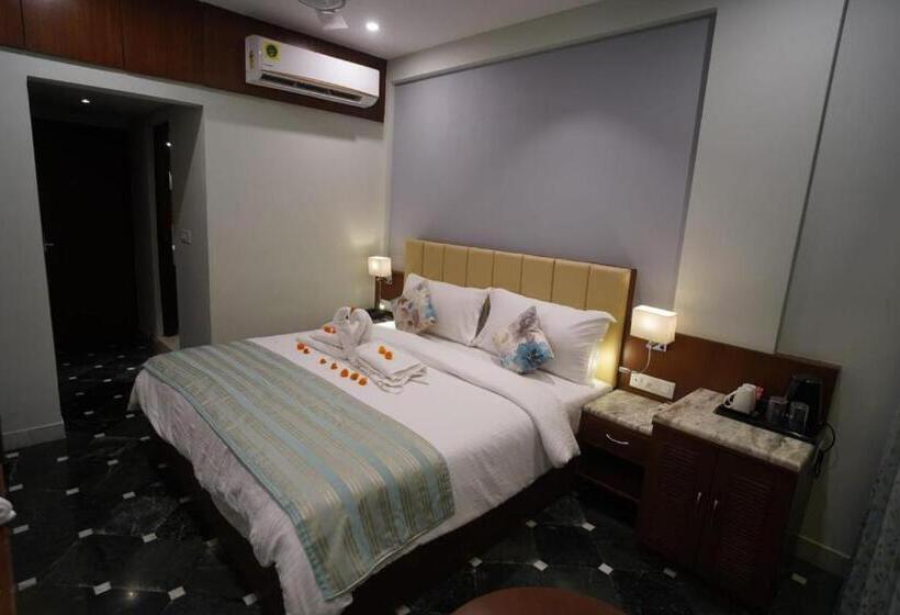 Fabhotel Naivara Boutique