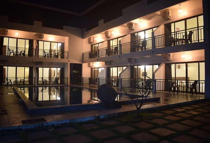 Hotel Opulence Beach Resort Kihim Alibaug