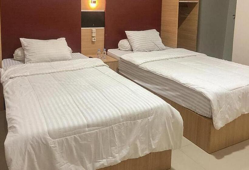 בית מלון כפרי Reddoorz Syariah Near Alun Alun Bima