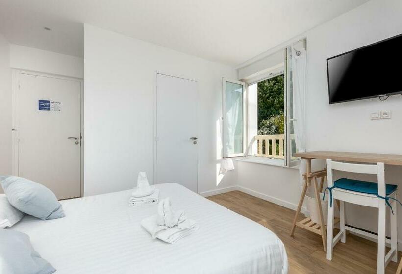 פנסיון L étoile Chambre Spacieuse Avec Sdb Privative Espaces Partagés Cuisine Salon Et Terrasse