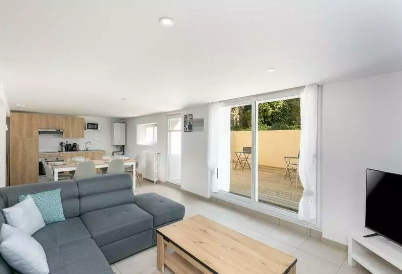 Majatalo L étoile Chambre Spacieuse Avec Sdb Privative Espaces Partagés Cuisine Salon Et Terrasse