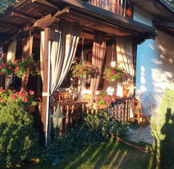 تختخواب و صبحانه Restaurant And Apartments   T Ga Za Jug Lazaropole