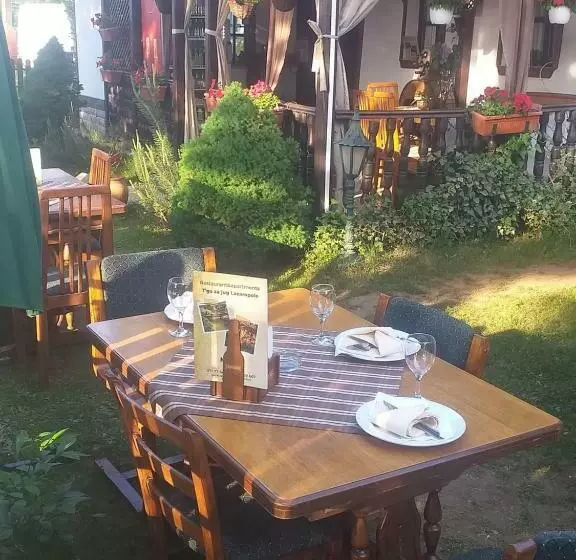 تختخواب و صبحانه Restaurant And Apartments   T Ga Za Jug Lazaropole