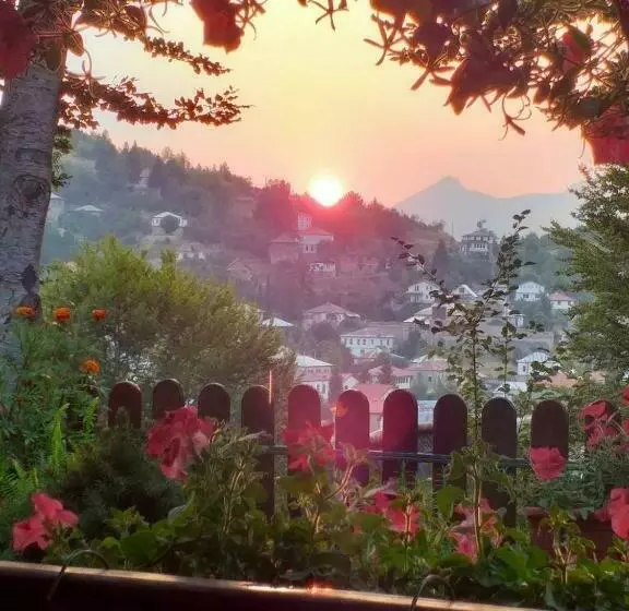 تختخواب و صبحانه Restaurant And Apartments   T Ga Za Jug Lazaropole