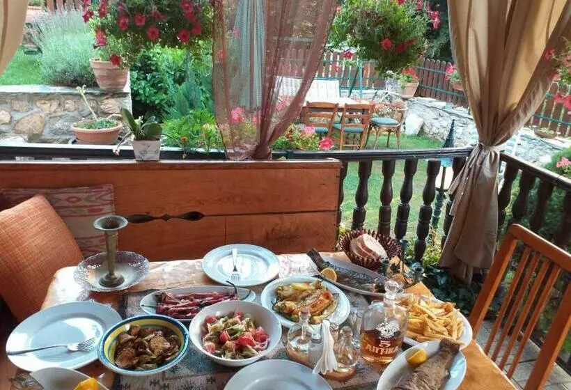 تختخواب و صبحانه Restaurant And Apartments   T Ga Za Jug Lazaropole