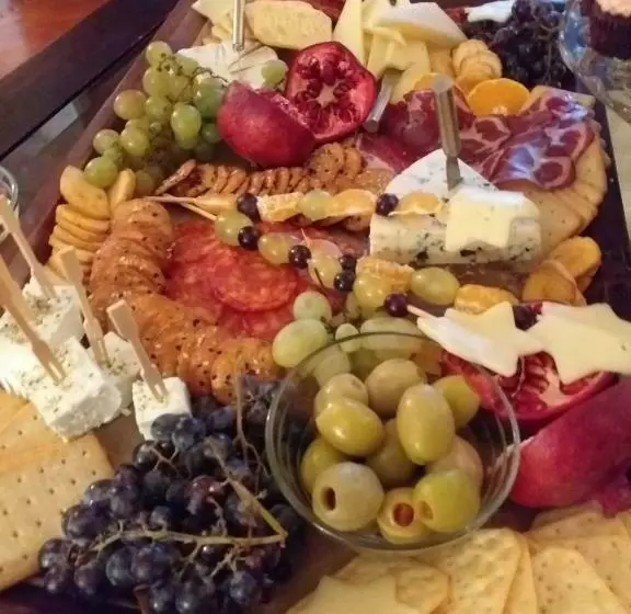 تختخواب و صبحانه Restaurant And Apartments   T Ga Za Jug Lazaropole