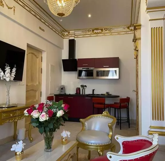 Majatalo Suite Impériale église Du Couvent