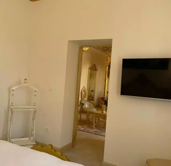 Majatalo Suite Impériale église Du Couvent