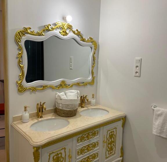 پانسیون Suite Impériale église Du Couvent