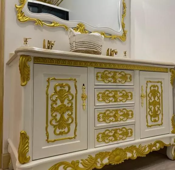 Majatalo Suite Impériale église Du Couvent