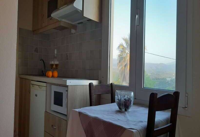 مبيت وإفطار Lofos Apartments