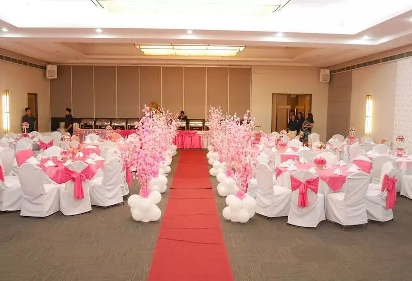 Circle Inn Hotel And Suites Bacolod