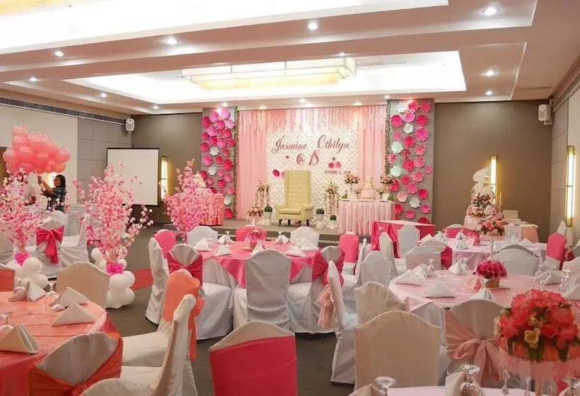 Circle Inn Hotel And Suites Bacolod