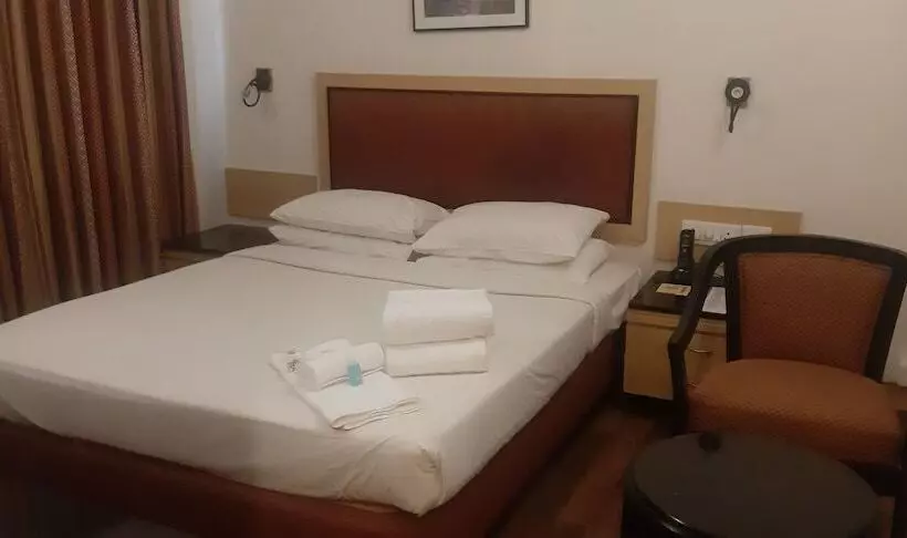 ホテル Alankar Grande