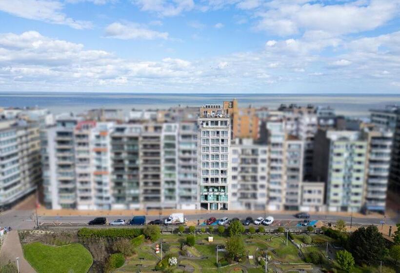 בית מלון כפרי Beach Palace