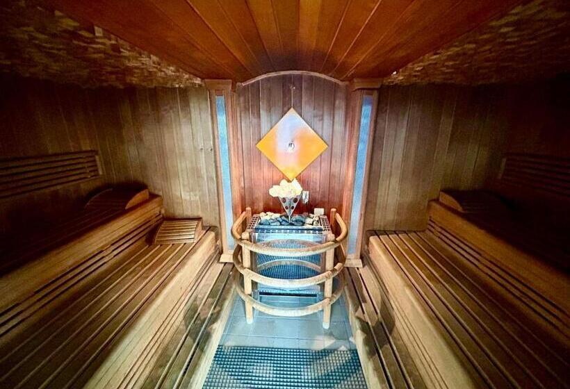 בית מלון כפרי Beach Palace