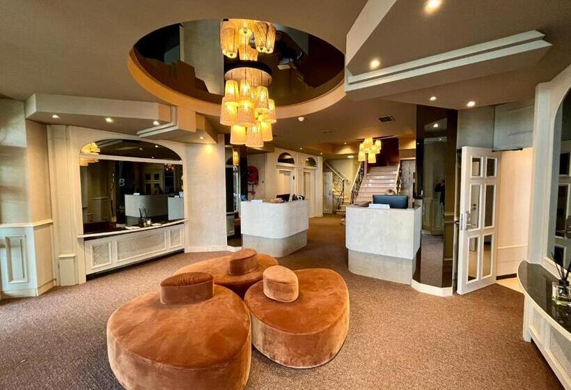 בית מלון כפרי Beach Palace