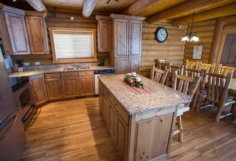 Отель Bear River Lodge