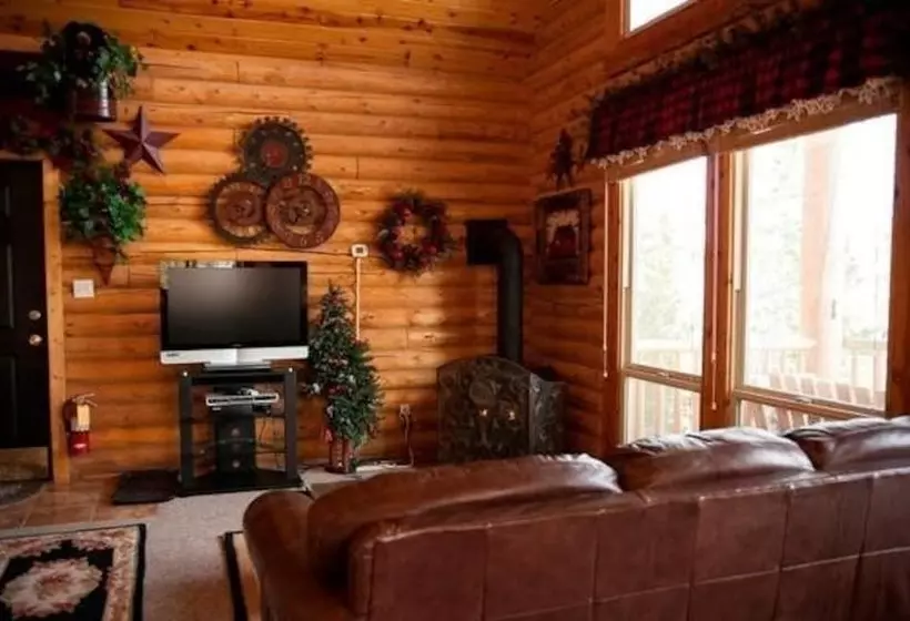 Отель Bear River Lodge