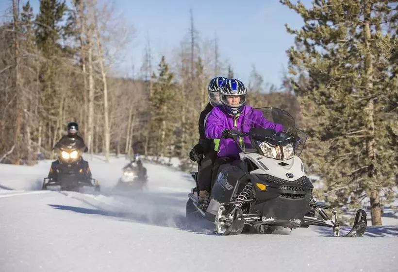 Отель Bear River Lodge