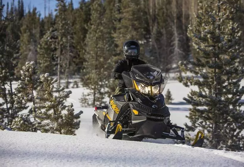 Отель Bear River Lodge