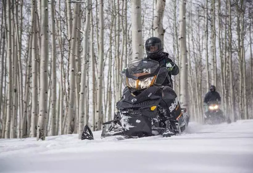 Отель Bear River Lodge