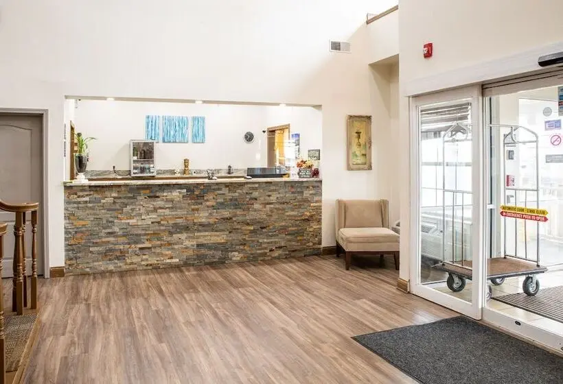 Hotelli Blisspoint Inn & Suites Marion