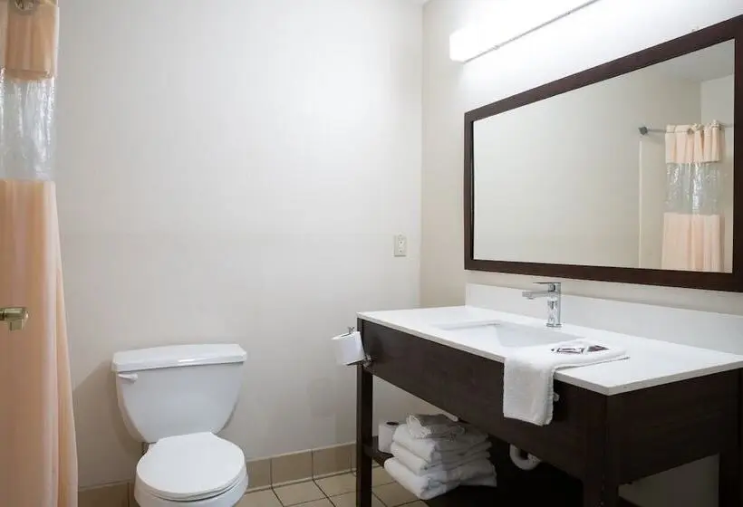 Hotelli Blisspoint Inn & Suites Marion