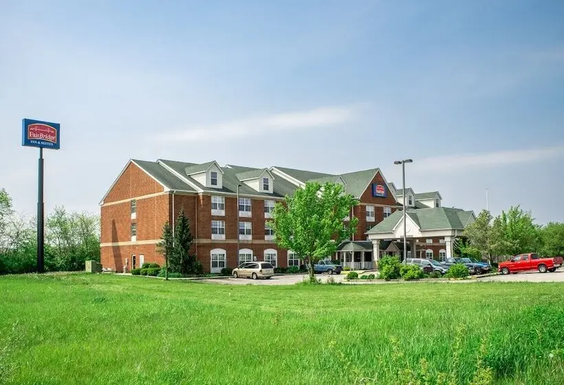 Hotelli Blisspoint Inn & Suites Marion