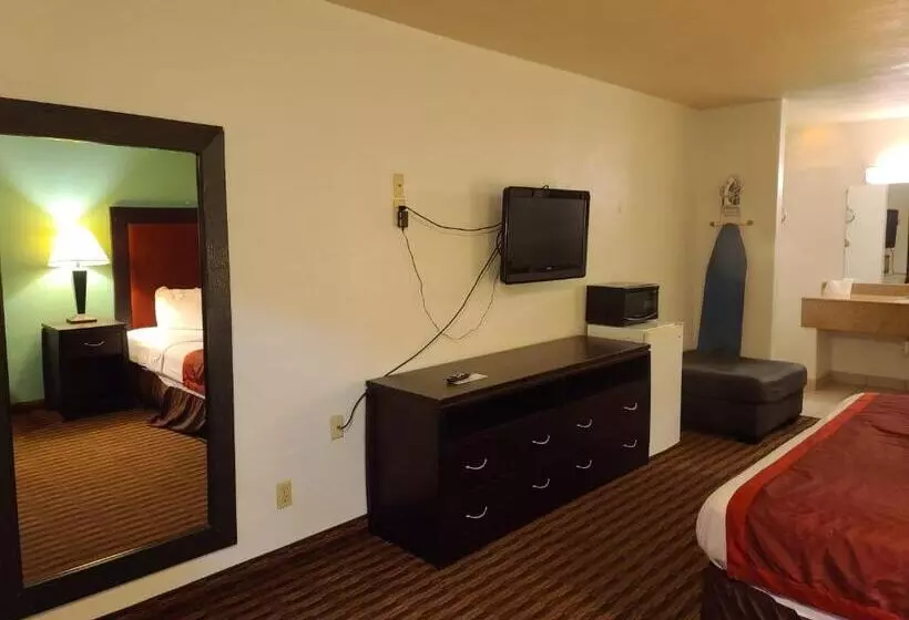 فندق Budget Host Inn