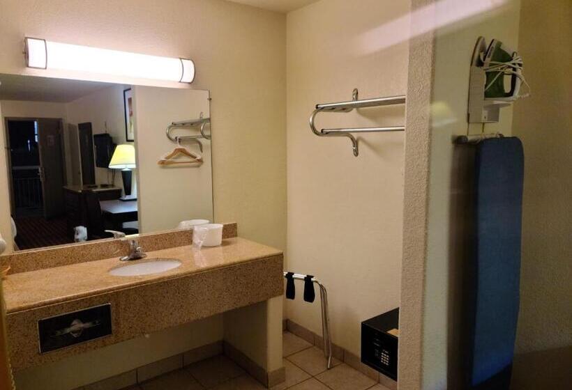 فندق Budget Host Inn