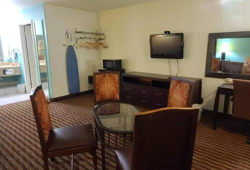 فندق Budget Host Inn