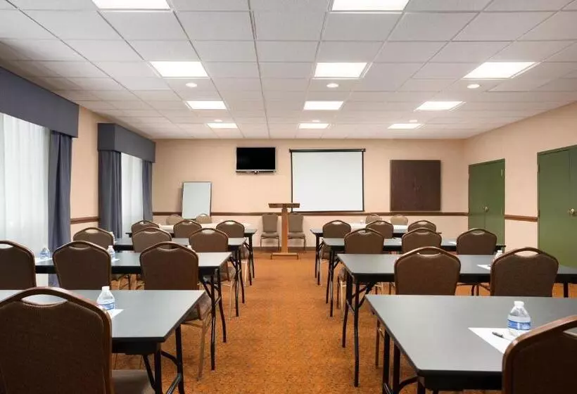 ホテル Country Inn & Suites By Radisson, Goodlettsville, Tn