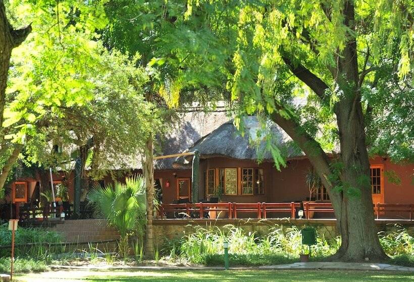 בית מלון כפרי Cresta Marang Gardens