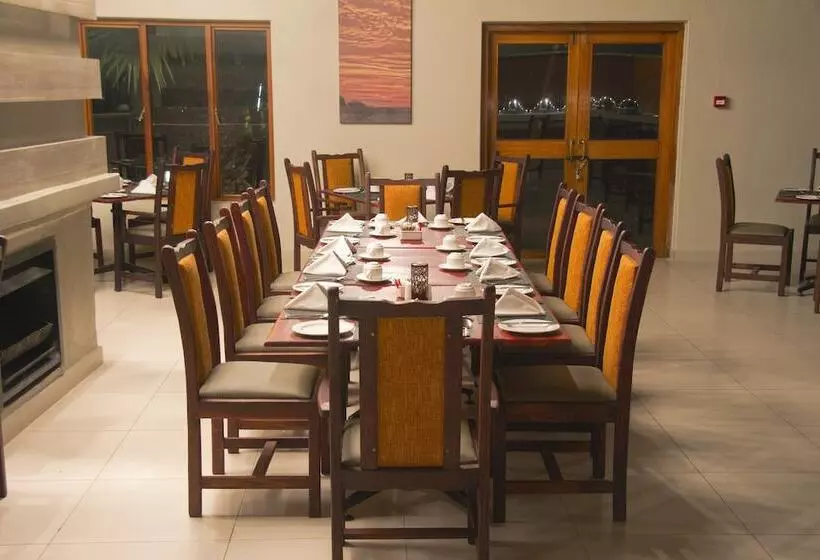 هتل Cresta Marang Gardens