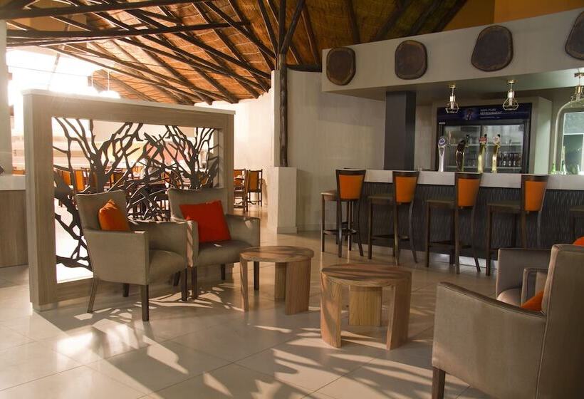 בית מלון כפרי Cresta Marang Gardens