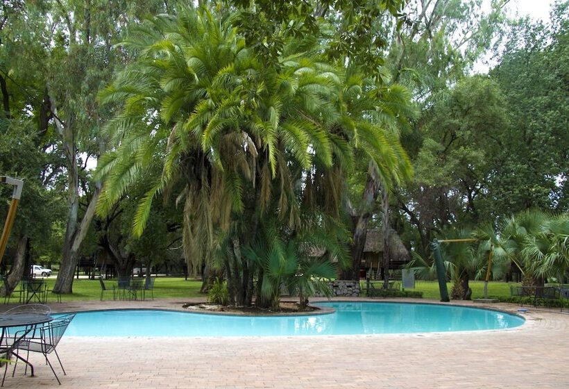 בית מלון כפרי Cresta Marang Gardens