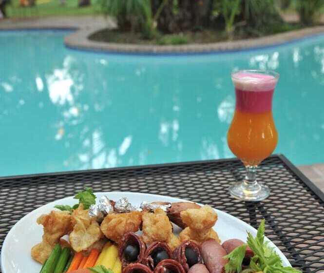 בית מלון כפרי Cresta Marang Gardens